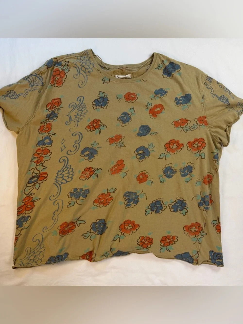 We The Free Nina Boheme Olive Short Sleeve Oversized Tee with Floral Print Large - Picture 2 of 9